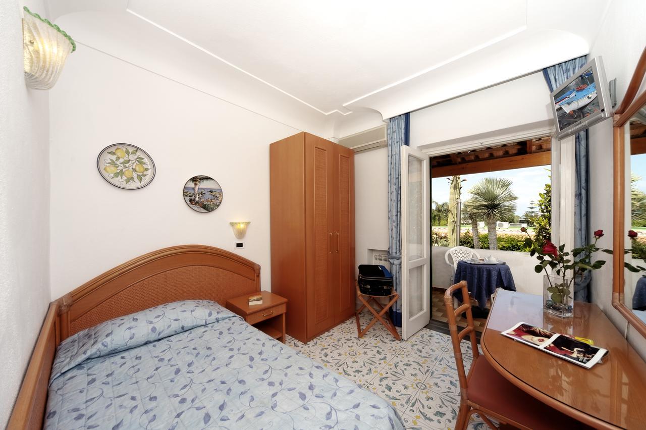 Park Hotel Terme Mediterraneo Forio (Isola d'Ischia) Quarto foto